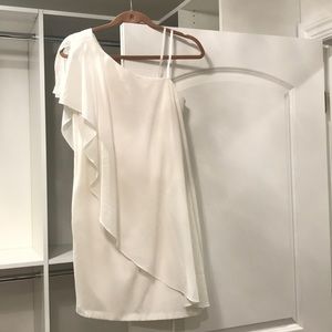 White one shoulder short dress